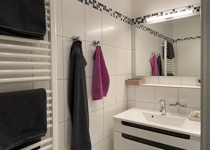 Mit Terrasse Und Garten In Seenaehe Appartement